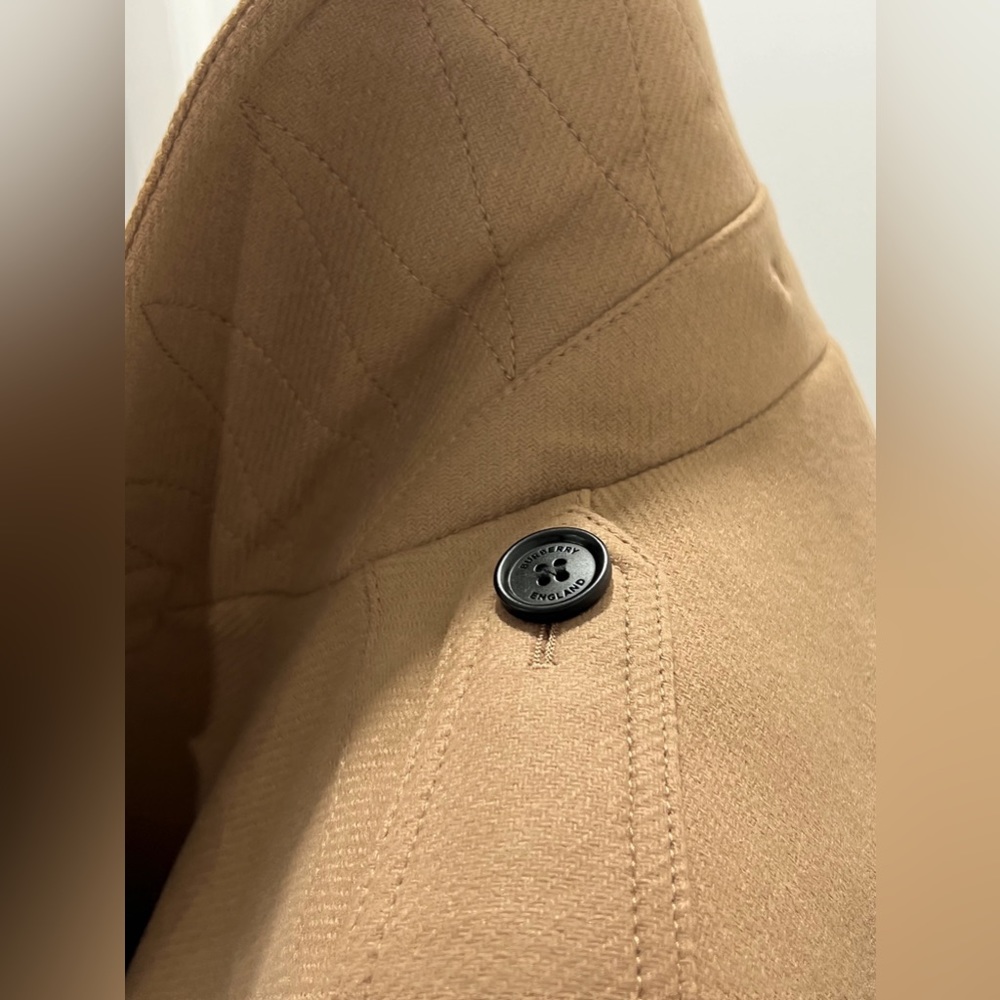 BURBERRY COAT - Picture 12 of 13